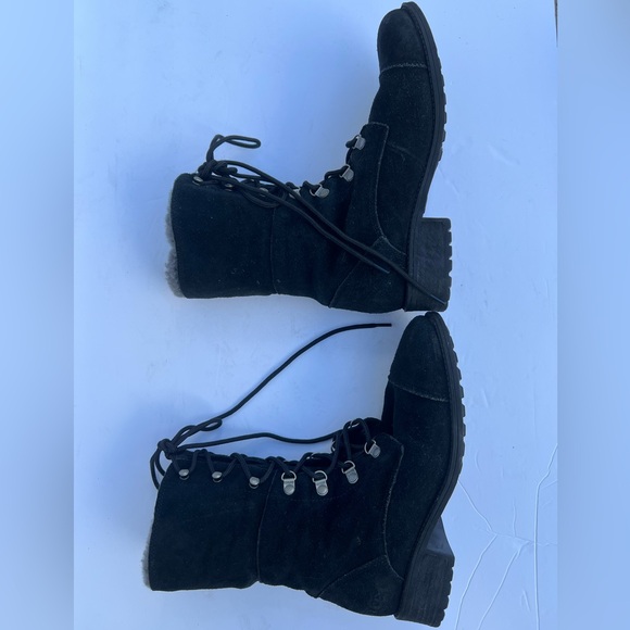 UGG Fleece Lined Lace Up Black Boots - Picture 3 of 5